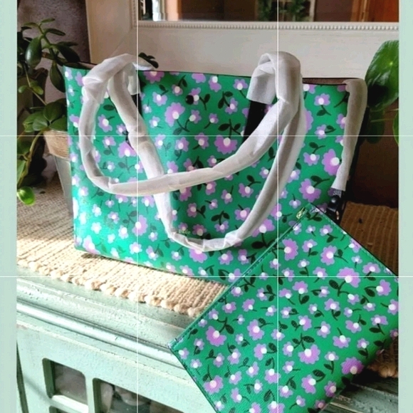 kate spade Handbags - NEW Kate Spade Leather Tote